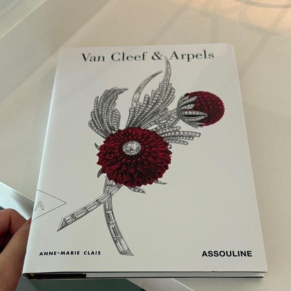 Van Cleef & Arpels Red and Silver Coffee Table Book - Picture 2 of 3